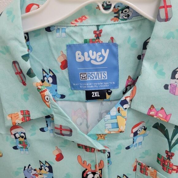 RSVLTS Bluey “Heeler Holiday” Men’s Christmas shirt 2XL NWT - Picture 2 of 11